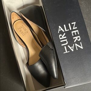 Naturalizer Black Flats Sleek Professional Design Size 8